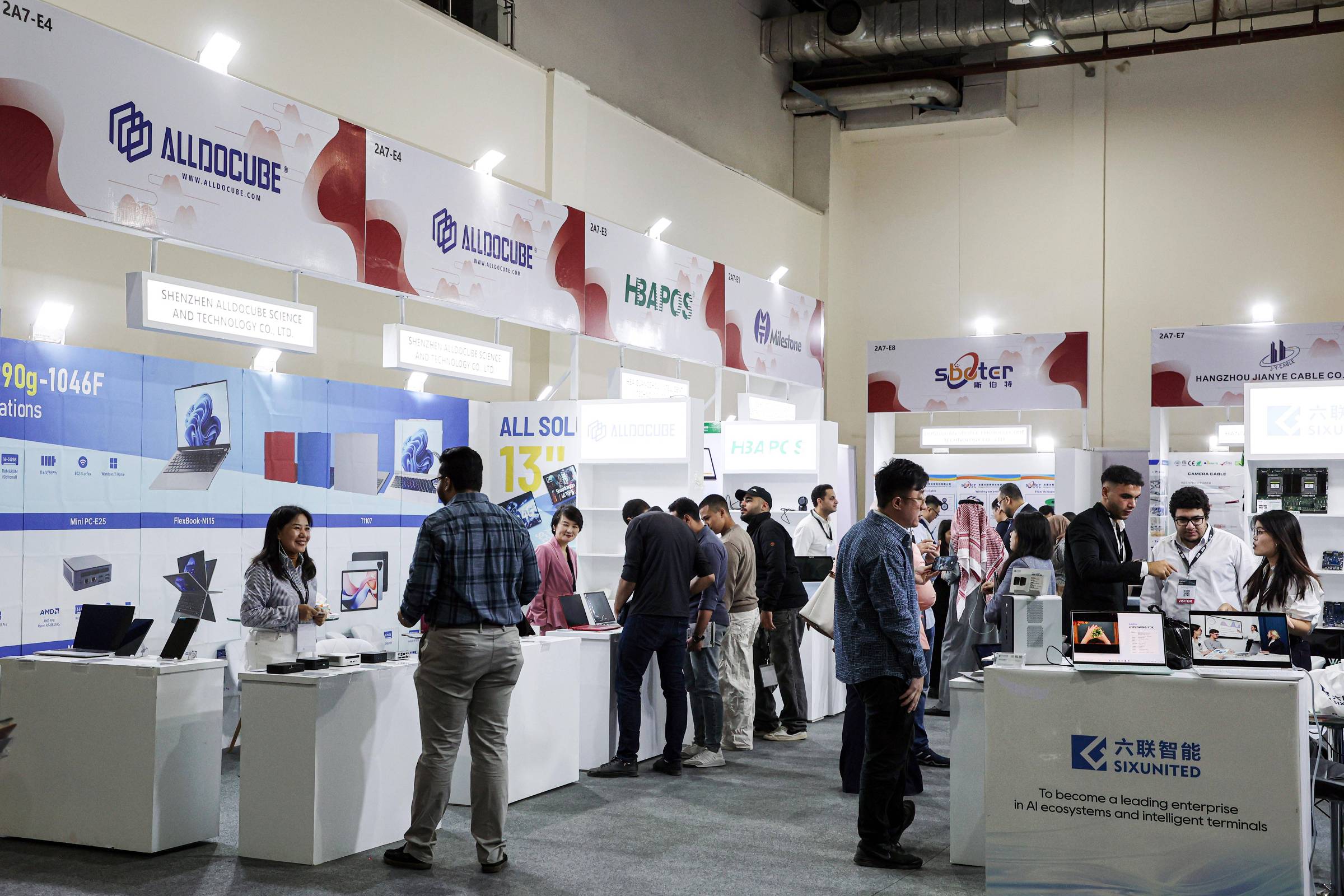 Total de cursos de pós em IA mais que dobra em 2025 e passa de mil